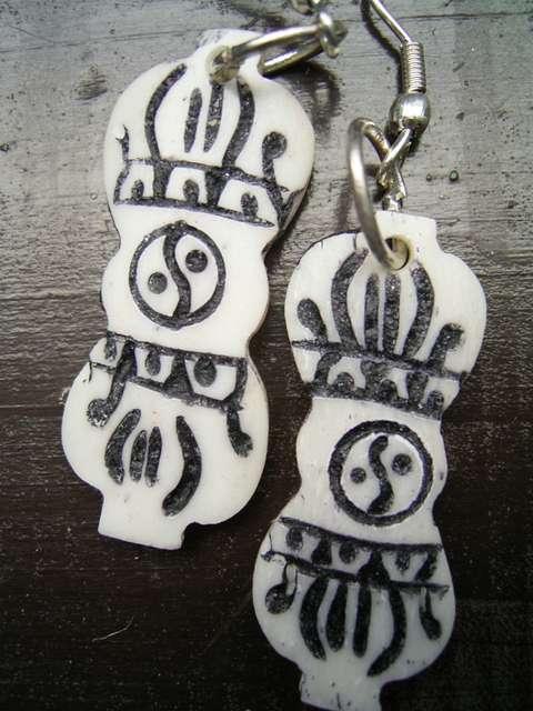 即決!ボーントップピアス・ドルジェ < 女性アクセサリー/時計  即決!ボーントップピアス・ドルジェ < 女性アクセサリー/時計の