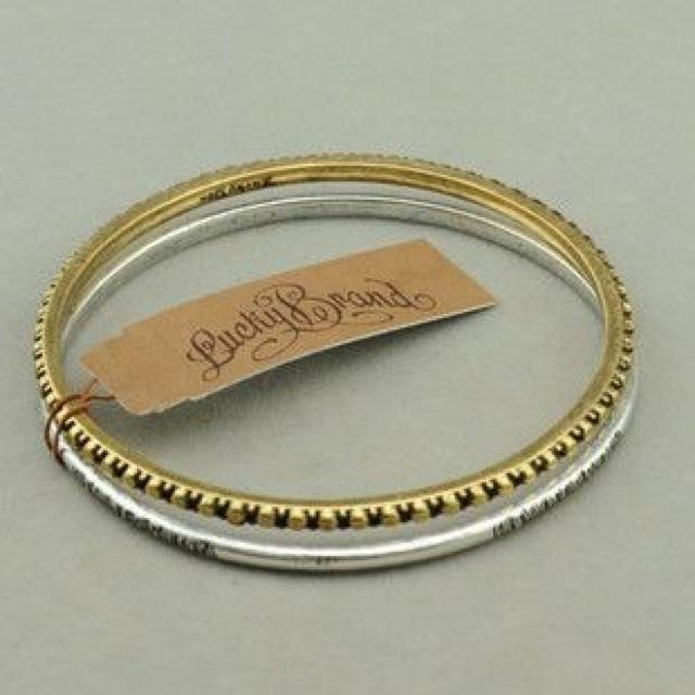 新品 Lucky brandアンティーク調エスニックブレスレットバングル < 女性アクセサリー/時計  新品 Lucky brandアンティーク調エスニックブレスレットバングル  < 女性アクセサリー/時計の