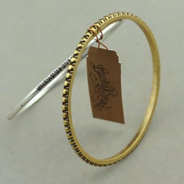 新品 Lucky brandアンティーク調エスニックブレスレットバングル < 女性アクセサリー/時計  新品 Lucky brandアンティーク調エスニックブレスレットバングル < 女性アクセサリー/時計の
