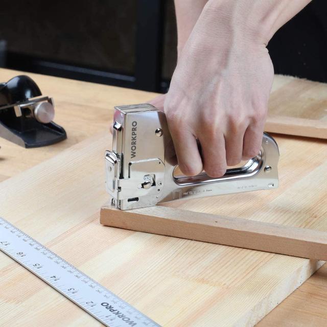 WORKPRO ガンタッカー ハンドタッカー ステープルガン ホッチキス 替針 200本付き < ペット/手芸/園芸  WORKPRO ガンタッカー ハンドタッカー ステープルガン ホッチキス 替針 200本付き < ペット/手芸/園芸の