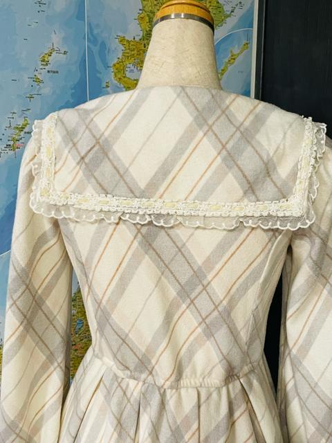 リズリサワンピース レース付きワンピース < ブランド  リズリサワンピース レース付きワンピース < ブランドの