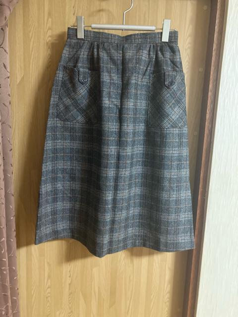 2035.ミモレ丈☆冬スカート☆グレー系チェック柄☆サイズL程度 < 女性ファッション  2035.ミモレ丈☆冬スカート☆グレー系チェック柄☆サイズL程度  < 女性ファッションの