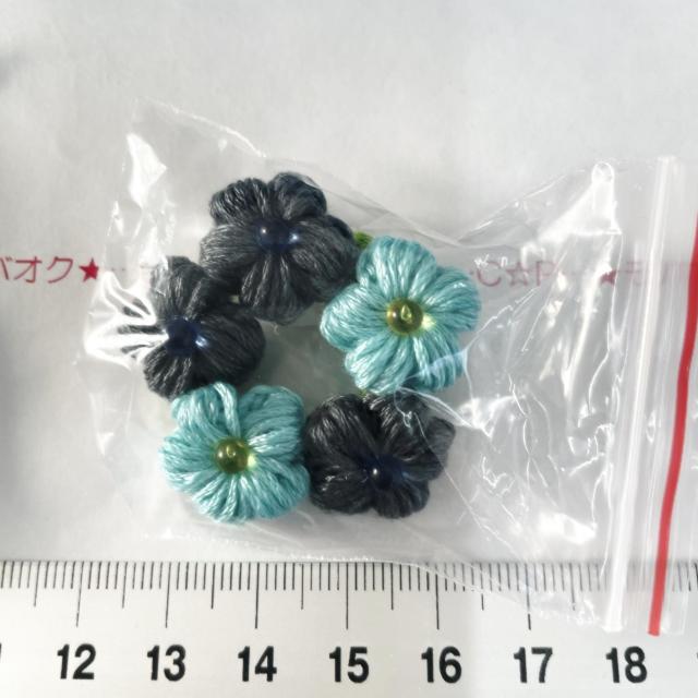 3*ハンドメイド♪ぷっくりお花のリースブローチ 2 < 女性ファッション 3*ハンドメイド♪ぷっくりお花のリースブローチ 2 < 女性ファッションの