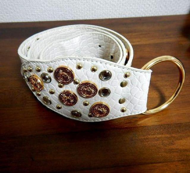 ◆ベルト レザー ホワイト スタッズ ラインストーン アウター用 中古品 < 女性ファッション  ◆ベルト レザー ホワイト スタッズ ラインストーン アウター用 中古品  < 女性ファッションの