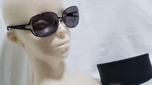 正規未 レア ブルガリ パレンテシ装飾 ロゴ メタルフレームサングラス 黒 ジュエリークロス ビッグレンズアイウェア 眼鏡 付属有 < ブランド  正規未 レア ブルガリ パレンテシ装飾 ロゴ メタルフレームサングラス 黒 ジュエリークロス ビッグレンズアイウェア 眼鏡 付属有 < ブランドの