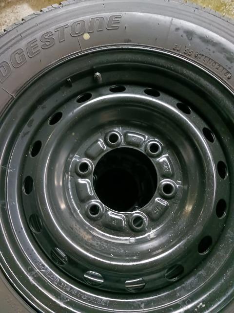 nCG[X@195/80R15 BRIDGESTONE@ă^CAzC[Zbg