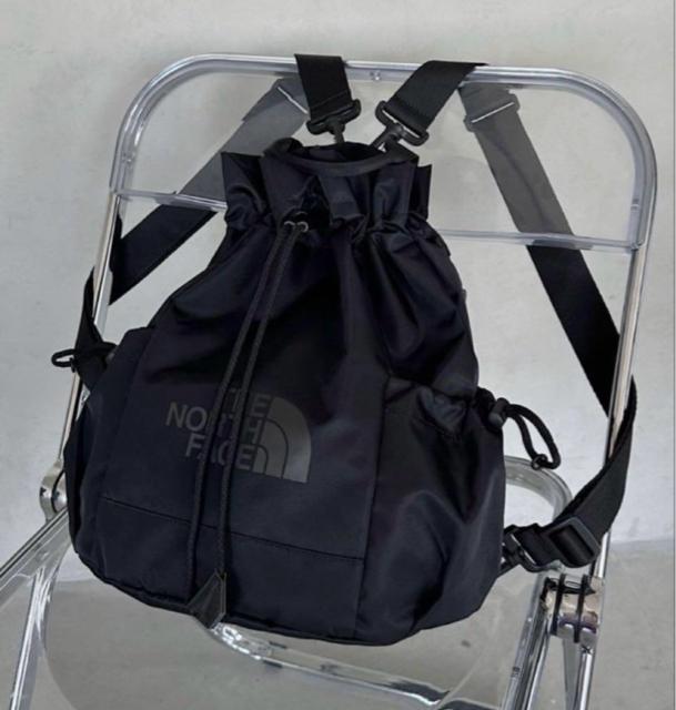 �V�i��THE NORTH FACE(�m�[�X�t�F�C�X)�o�P�b�g�o�b�O �����b�N��  �� �u�����h�� 