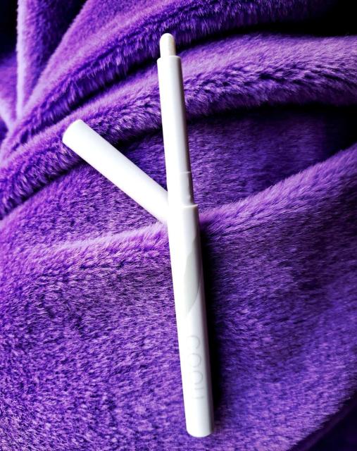 宝石級の煌めき☆-coou-☆キラッキラ涙袋アイシャドウ☆ステックアイシャドウ☆ホワイトシマー☆ラメパール入り < 香水/コスメ/ネイル 宝石級の煌めき☆-coou-☆キラッキラ涙袋アイシャドウ☆ステックアイシャドウ☆ホワイトシマー☆ラメパール入り < 香水/コスメ/ネイルの