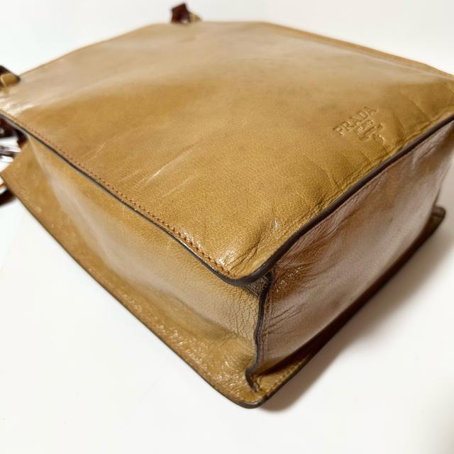 PRADA プラダ レザー プラスチックチェーン ハンドバッグ G金具 ライトブラウン < ブランド PRADA プラダ レザー プラスチックチェーン ハンドバッグ G金具 ライトブラウン < ブランドの