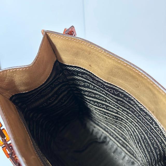PRADA プラダ レザー プラスチックチェーン ハンドバッグ G金具 ライトブラウン < ブランド PRADA プラダ レザー プラスチックチェーン ハンドバッグ G金具 ライトブラウン < ブランドの