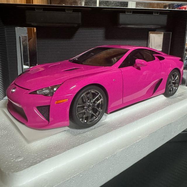 未展示品 オートアート 1/18 レクサス LFA PASSIONATE PINK < ホビー  未展示品 オートアート 1/18 レクサス LFA PASSIONATE PINK < ホビーの
