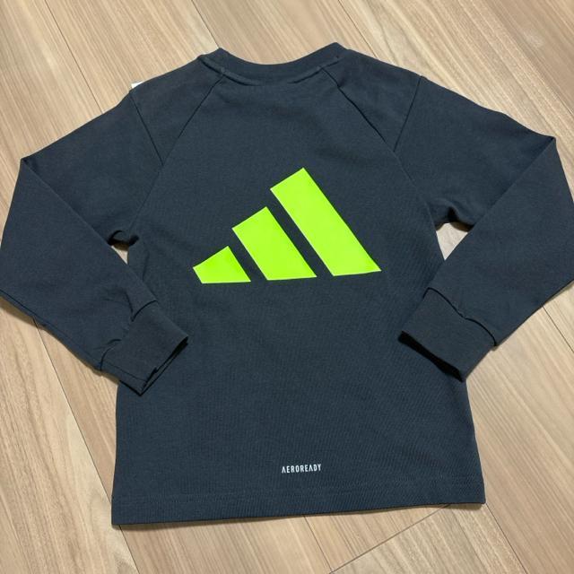 新品未使用120サイズ 長袖ロンT アディダスadidas < キッズ/ベビー 新品未使用120サイズ 長袖ロンT アディダスadidas < キッズ/ベビーの