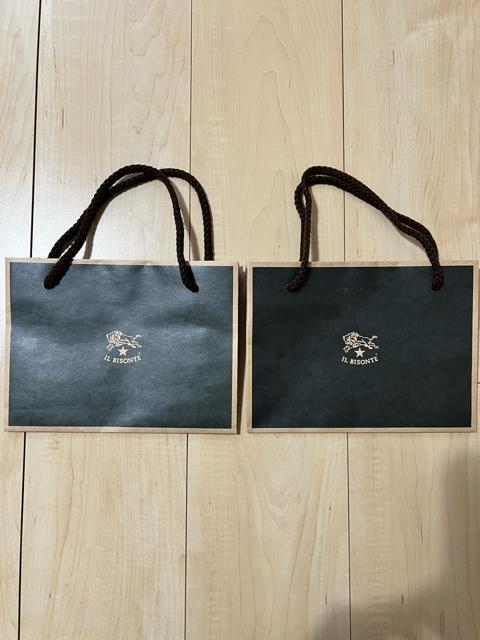 IL BISONTE(イルビゾンテ) 紙袋/買物袋/手提げ袋 2枚セット < ブランド IL BISONTE(イルビゾンテ) 紙袋/買物袋/手提げ袋 2枚セット < ブランドの