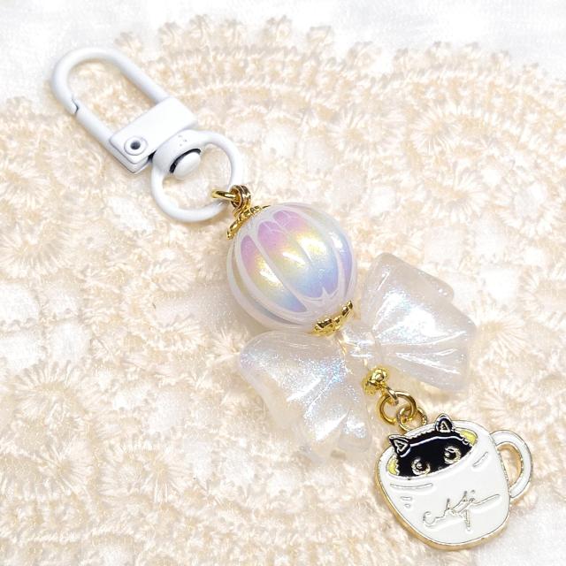 ハンドメイド☆キーホルダー☆カップインねこチャン☆白 < 女性ファッション ハンドメイド☆キーホルダー☆カップインねこチャン☆白 < 女性ファッションの
