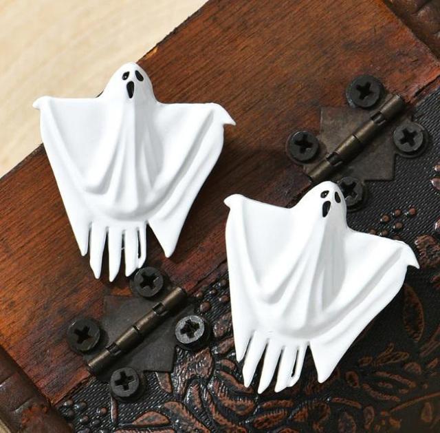 新品 アンティーク調ハロウィンゴーストピアス おばけ < 女性アクセサリー/時計 新品 アンティーク調ハロウィンゴーストピアス おばけ < 女性アクセサリー/時計の
