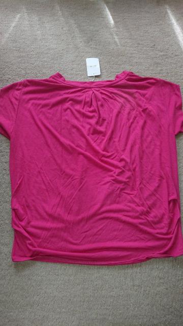 未使用!美品!ショッキングピンクのカットソー < 女性ファッション  未使用!美品!ショッキングピンクのカットソー < 女性ファッションの