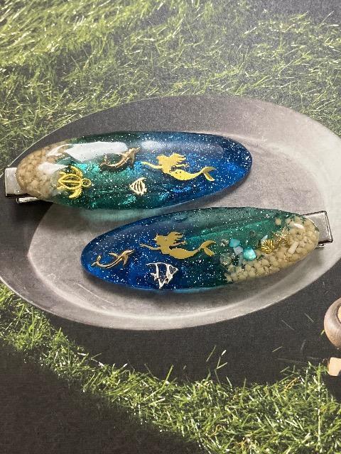 ハンドメイド レジン ヘアクリップ 2点セット < 女性ファッション  ハンドメイド レジン ヘアクリップ 2点セット  < 女性ファッションの