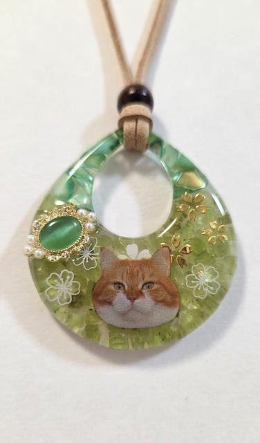 茶ネコペリドットレジンネックレス☆ かわいいペンダント ペリドットレジンネックレス 天然石レジンネックレス 猫 ねこ < 女性ファッション 茶ネコペリドットレジンネックレス☆ かわいいペンダント ペリドットレジンネックレス 天然石レジンネックレス 猫 ねこ < 女性ファッションの