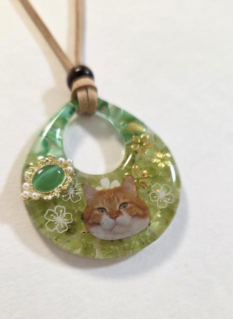 茶ネコペリドットレジンネックレス☆ かわいいペンダント ペリドットレジンネックレス 天然石レジンネックレス 猫 ねこ < 女性ファッション 茶ネコペリドットレジンネックレス☆ かわいいペンダント ペリドットレジンネックレス 天然石レジンネックレス 猫 ねこ < 女性ファッションの