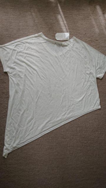 未使用!美品!白のアシンメトリーカットソー < 女性ファッション  未使用!美品!白のアシンメトリーカットソー < 女性ファッションの