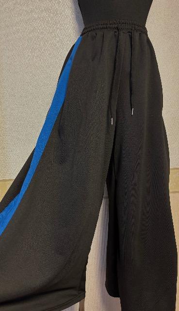 サイドライン ワイドパンツ ジャージ < 女性ファッション サイドライン ワイドパンツ ジャージ < 女性ファッションの