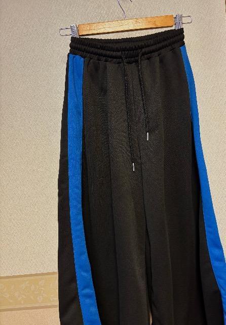 サイドライン ワイドパンツ ジャージ < 女性ファッション サイドライン ワイドパンツ ジャージ < 女性ファッションの