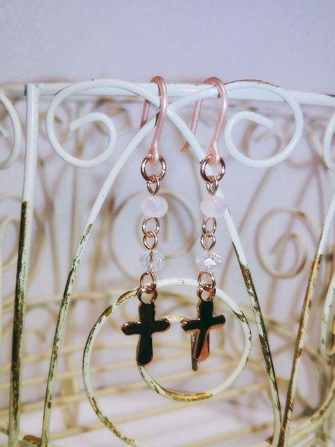 ピンクゴールドクロスモルガナイト・クリスタルスワロ樹脂ピアス < 女性アクセサリー/時計  ピンクゴールドクロスモルガナイト・クリスタルスワロ樹脂ピアス  < 女性アクセサリー/時計の