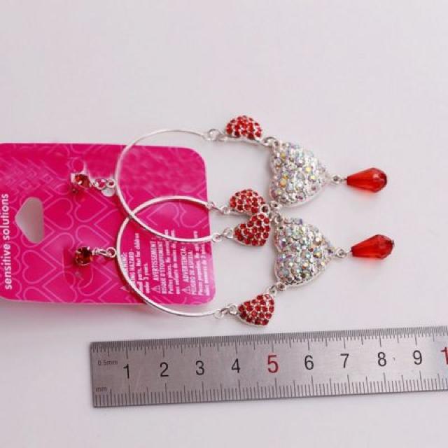 新品 claire's アンティーク調ゆらゆらストーンハートピアス < ブランド 新品 claire's アンティーク調ゆらゆらストーンハートピアス < ブランドの