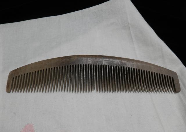 ■■即決■■厚みあるつげの櫛、細長い作り、セミアンティーク! < 女性ファッション  ■■即決■■厚みあるつげの櫛、細長い作り、セミアンティーク! < 女性ファッションの