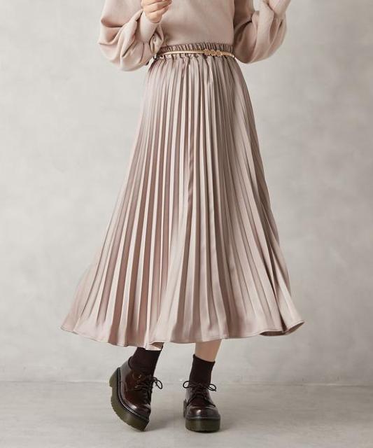 上品な光沢プリーツスカート●定価4,950円●オリーブデオリーブ●ピンクベージュ ピンクゴールド●F ウエストゴム●ロングスカート < ブランド  上品な光沢プリーツスカート●定価4,950円●オリーブデオリーブ●ピンクベージュ ピンクゴールド●F ウエストゴム●ロングスカート < ブランドの