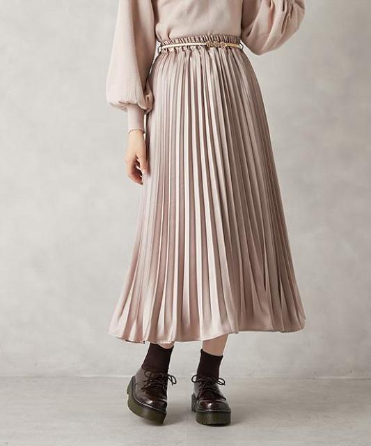 上品な光沢プリーツスカート●定価4,950円●オリーブデオリーブ●ピンクベージュ ピンクゴールド●F ウエストゴム●ロングスカート < ブランド  上品な光沢プリーツスカート●定価4,950円●オリーブデオリーブ●ピンクベージュ ピンクゴールド●F ウエストゴム●ロングスカート < ブランドの