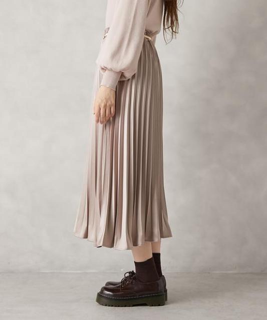 上品な光沢プリーツスカート●定価4,950円●オリーブデオリーブ●ピンクベージュ ピンクゴールド●F ウエストゴム●ロングスカート < ブランド  上品な光沢プリーツスカート●定価4,950円●オリーブデオリーブ●ピンクベージュ ピンクゴールド●F ウエストゴム●ロングスカート < ブランドの