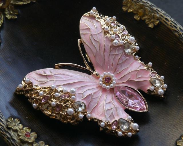 新品アンティーク調ストーン 蝶ブローチ メルヘン ファンタジー ロマンティック < 女性アクセサリー/時計 新品アンティーク調ストーン 蝶ブローチ メルヘン ファンタジー ロマンティック < 女性アクセサリー/時計の