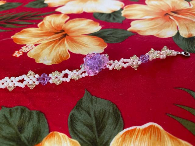 新品未使用☆紫バラ☆ビーズブレスレット☆ < 女性アクセサリー/時計 新品未使用☆紫バラ☆ビーズブレスレット☆ < 女性アクセサリー/時計の