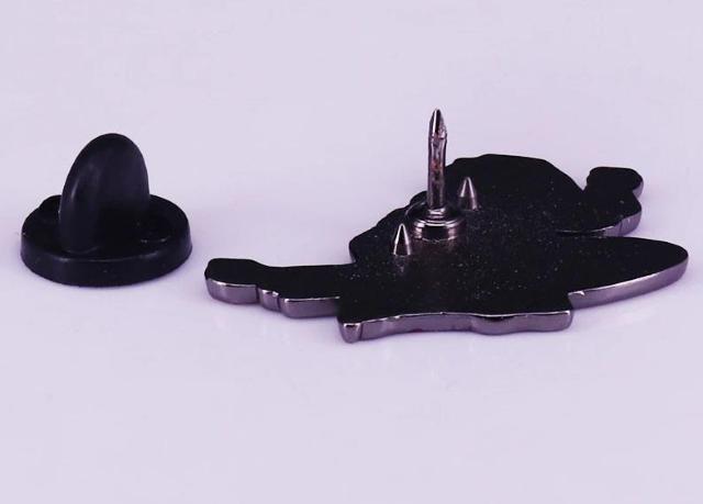 新品  Joker ジョーカー ピンブローチ < 男性アクセサリー/時計  新品  Joker ジョーカー ピンブローチ < 男性アクセサリー/時計の