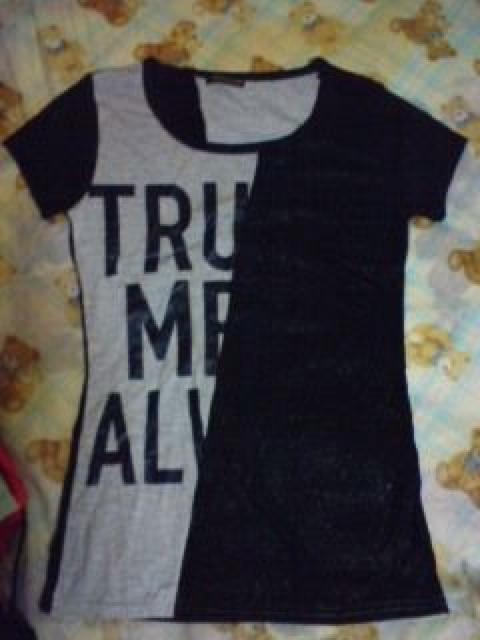 半袖ロング丈Tシャツ キラキラ ブラック×グレー オシャレ 新品激安 < 女性ファッション  半袖ロング丈Tシャツ キラキラ ブラック×グレー オシャレ 新品激安  < 女性ファッションの