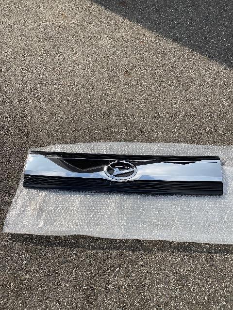 LA150Sムーヴカスタム!後期!フロントグリル(ラジエターグリル) < 自動車/バイク LA150Sムーヴカスタム!後期!フロントグリル(ラジエターグリル) < 自動車/バイク