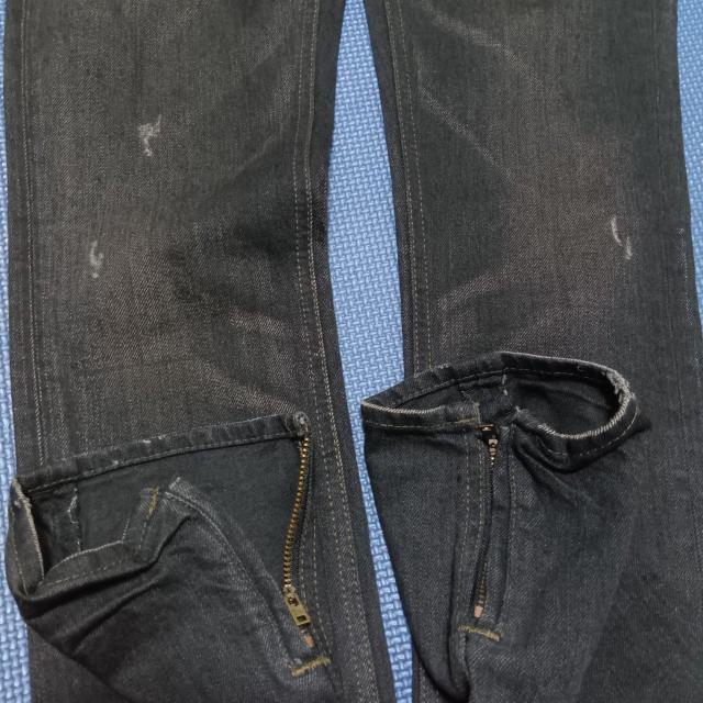 LOUNGE LIZARD ユーズド加工 裾ファスナー デニムパンツ サイズ1 黒 ブラック ラウンジリザード ジーンズ ジーパン < ブランド  LOUNGE LIZARD ユーズド加工 裾ファスナー デニムパンツ サイズ1 黒 ブラック ラウンジリザード ジーンズ ジーパン < ブランドの