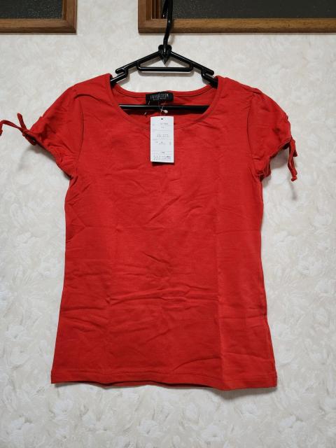 未使用品半袖 『L 』 < 女性ファッション  未使用品半袖 『L 』  < 女性ファッションの