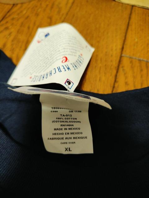 MLB �A�g�����^�u���[�u�X Atlanta BRAVES T�V���c XL �l�C�r�[ �^�O�t �� �j���t�@�b�V������ 