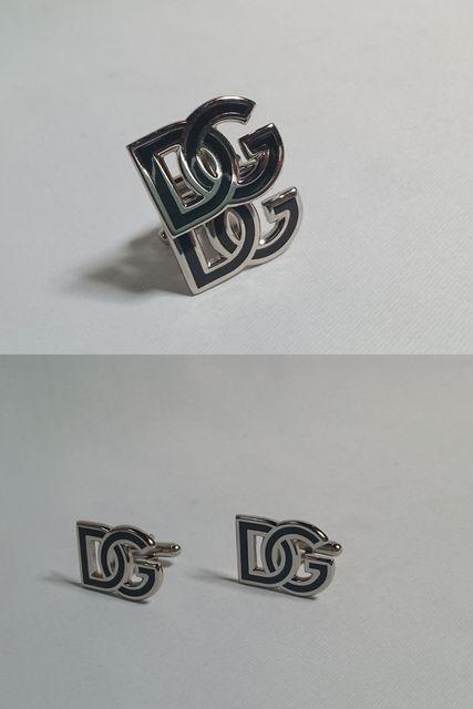 正規美 激レア ドルチェ&ガッバーナ DGロゴ カフス 黒×銀 コンビカラーボタン カフリンクス エンブレムアイコン < ブランド 正規美 激レア ドルチェ&ガッバーナ DGロゴ カフス 黒×銀 コンビカラーボタン カフリンクス エンブレムアイコン < ブランドの