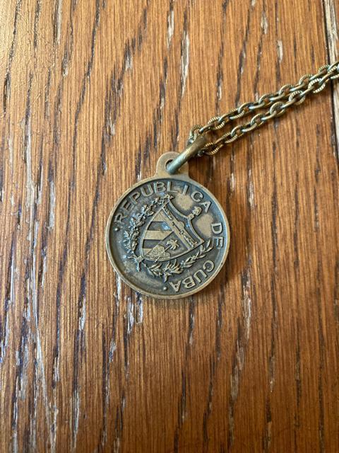 希少 チェ ゲバラ ブラス 真鍮 ネックレス ペンダント レア コイン ビンテージ アクセサリー チェーン  < 男性アクセサリー/時計  希少 チェ ゲバラ ブラス 真鍮 ネックレス ペンダント レア コイン ビンテージ アクセサリー チェーン  < 男性アクセサリー/時計の