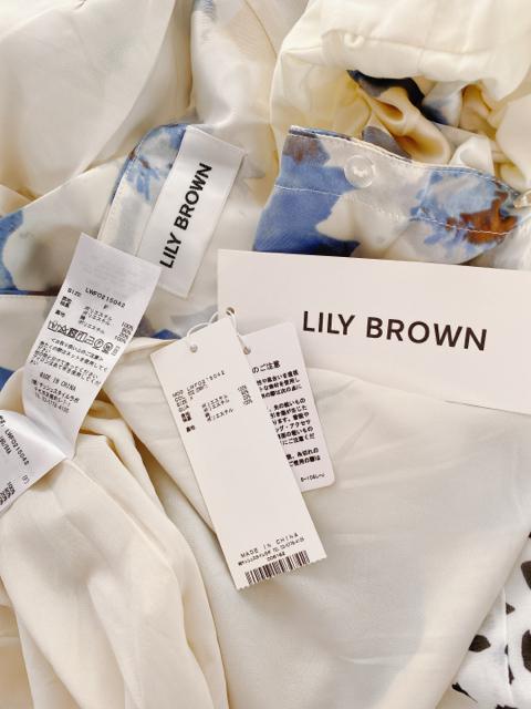 LILYBROWNリリーブラウンぼかし花柄ワンピースフラワードロップショルダーバルーンパフスリーブサテン2wayブルーホワイト青白 < ブランド LILYBROWNリリーブラウンぼかし花柄ワンピースフラワードロップショルダーバルーンパフスリーブサテン2wayブルーホワイト青白 < ブランドの
