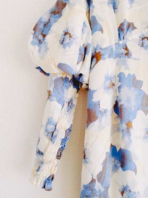 LILYBROWNリリーブラウンぼかし花柄ワンピースフラワードロップショルダーバルーンパフスリーブサテン2wayブルーホワイト青白 < ブランド LILYBROWNリリーブラウンぼかし花柄ワンピースフラワードロップショルダーバルーンパフスリーブサテン2wayブルーホワイト青白 < ブランドの