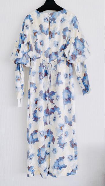 LILYBROWNリリーブラウンぼかし花柄ワンピースフラワードロップショルダーバルーンパフスリーブサテン2wayブルーホワイト青白 < ブランド LILYBROWNリリーブラウンぼかし花柄ワンピースフラワードロップショルダーバルーンパフスリーブサテン2wayブルーホワイト青白 < ブランドの