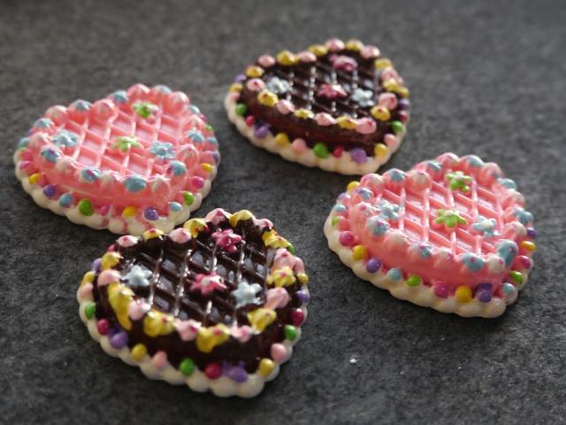 プラパーツ 手芸・アクセサリーパーツ  お花ハートホールケーキ 4個セット < 香水/コスメ/ネイル  プラパーツ 手芸・アクセサリーパーツ  お花ハートホールケーキ 4個セット < 香水/コスメ/ネイルの