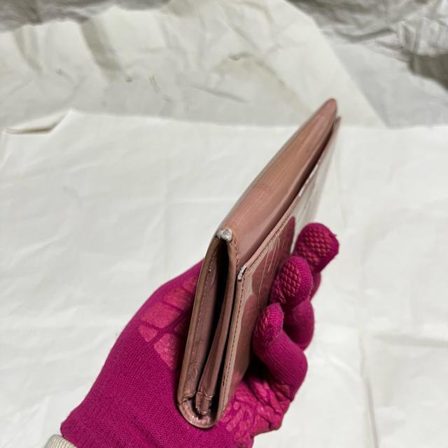 【Cartier / カルティエ】 ハッピーバースデー エナメル 二つ折り長財布 マストライン ピンク < ブランド 【Cartier / カルティエ】 ハッピーバースデー エナメル 二つ折り長財布 マストライン ピンク < ブランドの