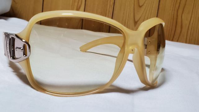 正規美 レア グッチ ベルトバックルメタル装飾 サングラス 茶 ジュエリーアート ベージュ系ビッグフルフレームアイウェア 入手困難 < ブランド  正規美 レア グッチ ベルトバックルメタル装飾 サングラス 茶 ジュエリーアート ベージュ系ビッグフルフレームアイウェア 入手困難 < ブランドの