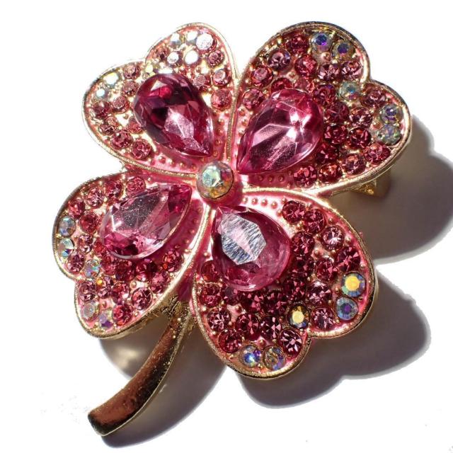 大きめ ピンク色 四葉のクローバー クローバー ピンブローチ ブローチ ラペルピン コサージュ ピンバッジ バッジ ラインストーン < 男性アクセサリー/時計 大きめ ピンク色 四葉のクローバー クローバー ピンブローチ ブローチ ラペルピン コサージュ ピンバッジ バッジ ラインストーン < 男性アクセサリー/時計の