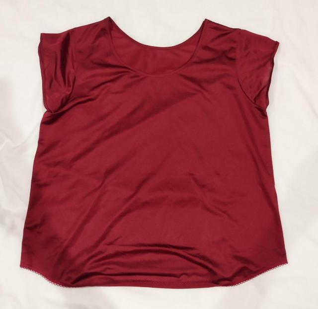 エンジ フレンチスリーブ サテン Tシャツ < 女性ファッション  エンジ フレンチスリーブ サテン Tシャツ  < 女性ファッションの